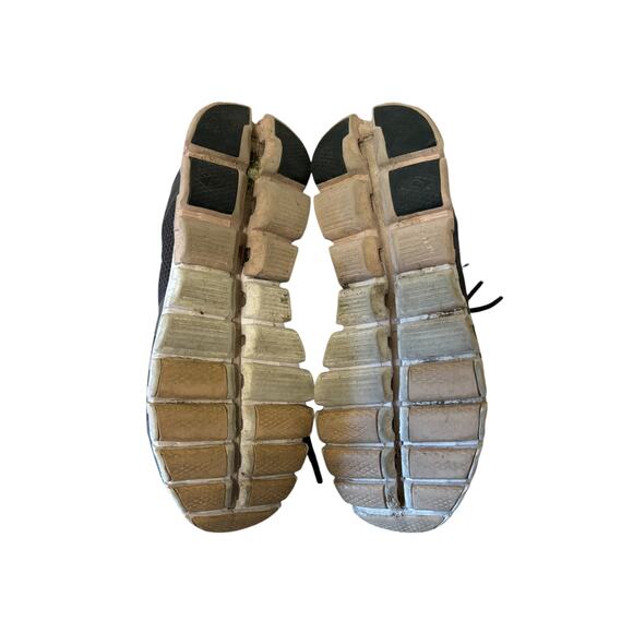 On Running Women's Sneakers - Black and Tan - Picture 10 of 10